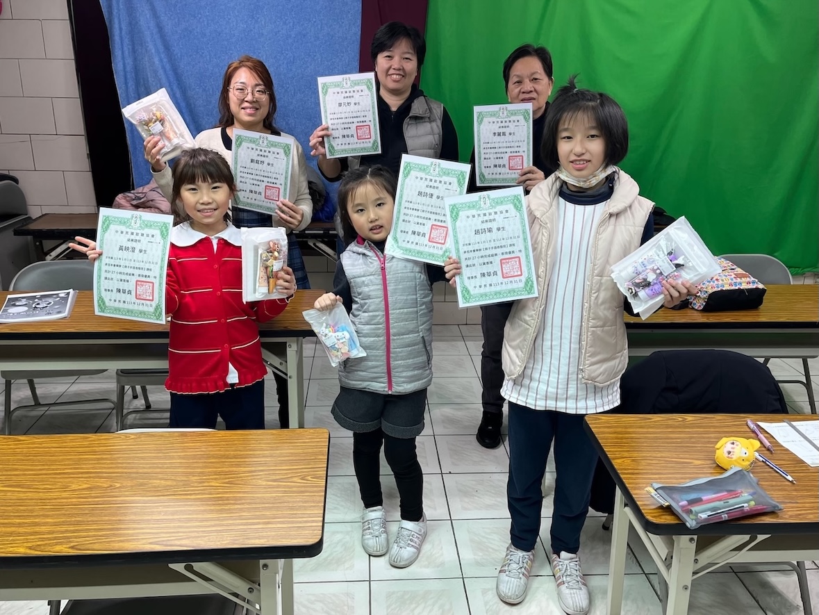 親子手語班合影